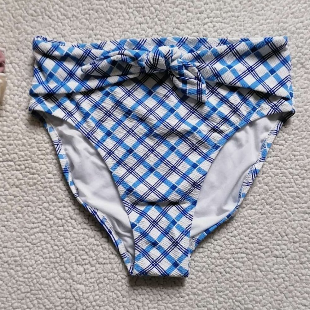 Jessica Simpson Women’s High Waisted Tie Bottom in Caspian Plaid, Size M
